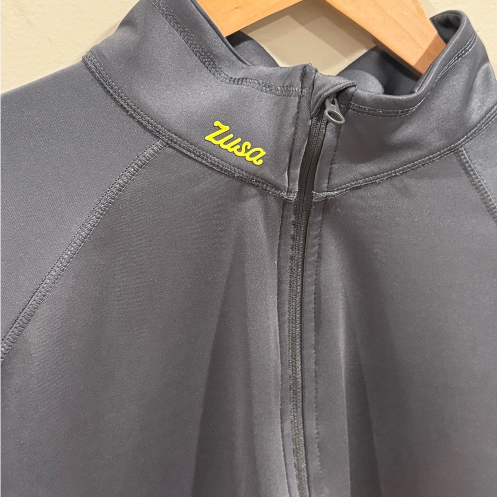 Zusa‎ Men's Medium 1/3 Zip Jacket Sweater Gray Recycled H2O Bottles - Picture 3 of 10